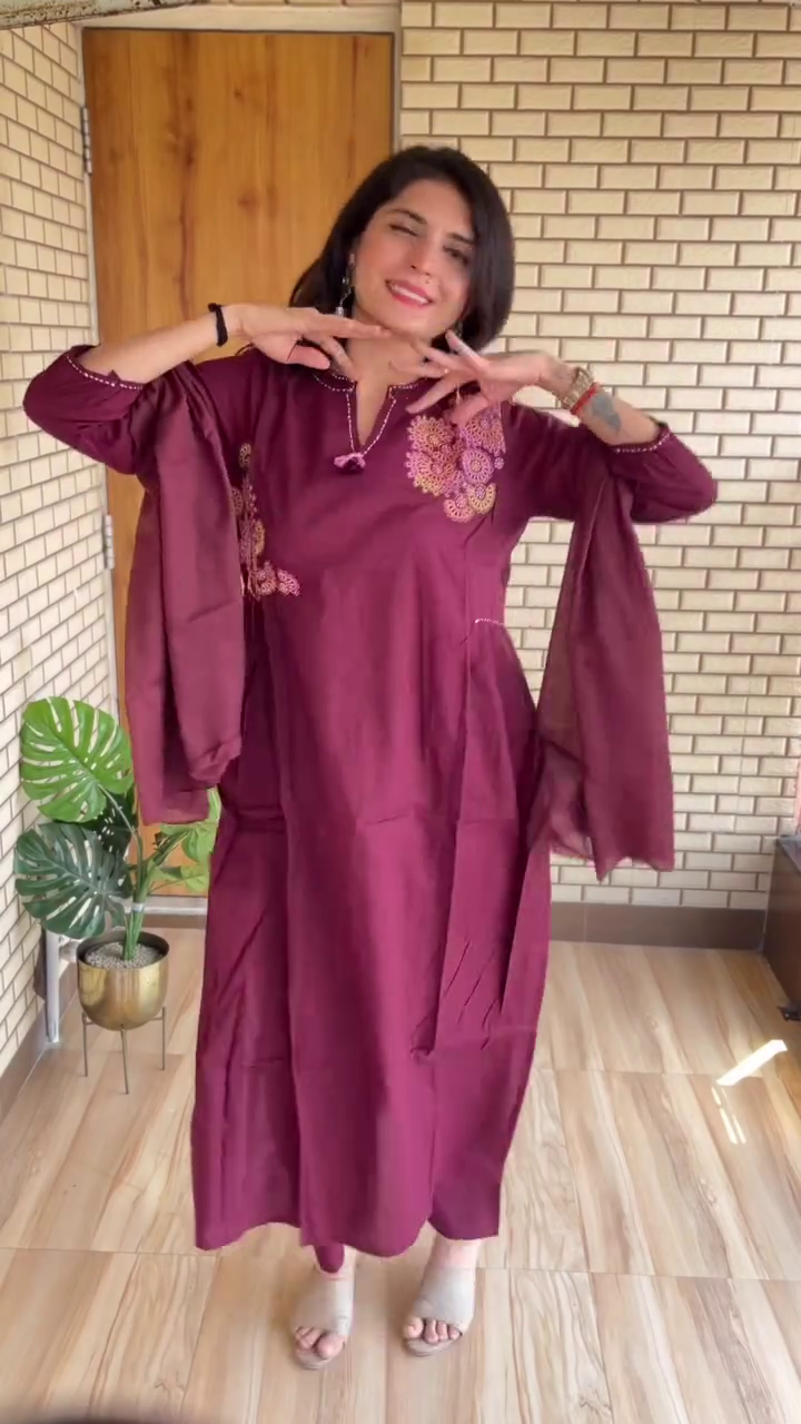 Embroidered Bell Sleeve Kurta