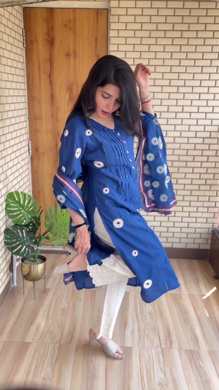 Embroidered Bell Sleeve Kurta